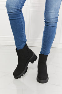 Work For It Matte Lug Sole Chelsea Boots - Black